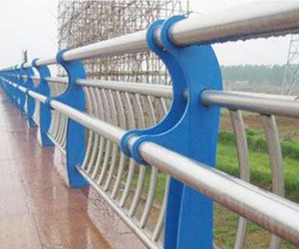 道路、橋梁不銹鋼復合管12.jpg 道路、橋梁不銹鋼復合管12.jpg